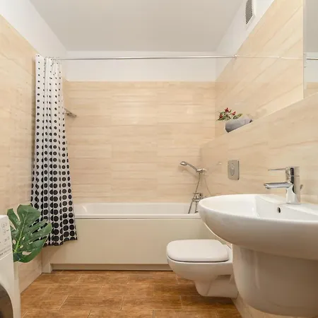 Margi Brandy - Gaja Apartament *