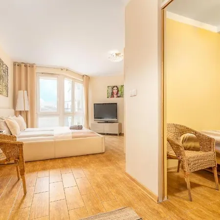Margi Brandy - Gaja Apartment *